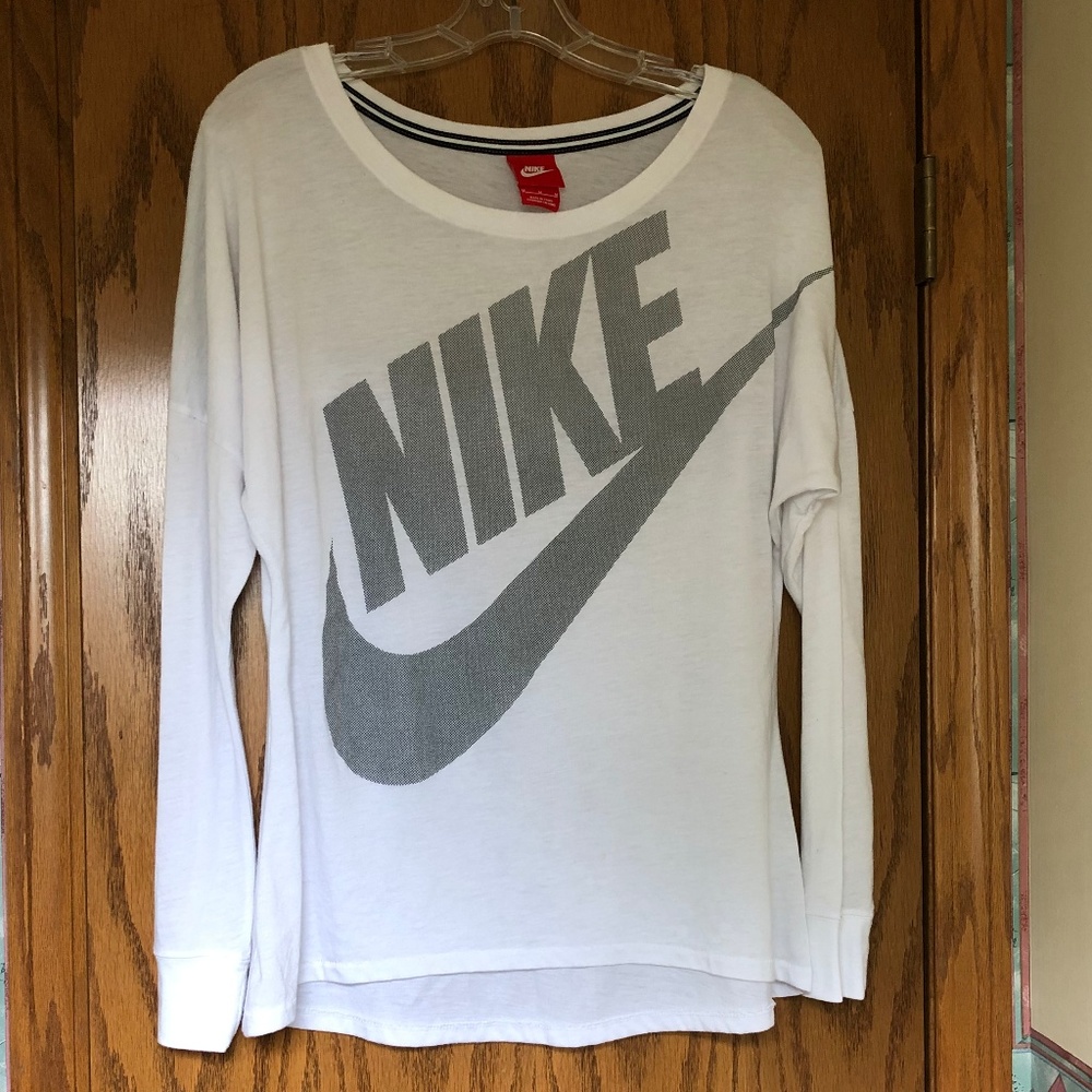 Nike Long Sleeve Off-Shoulder Loose T-Shirt